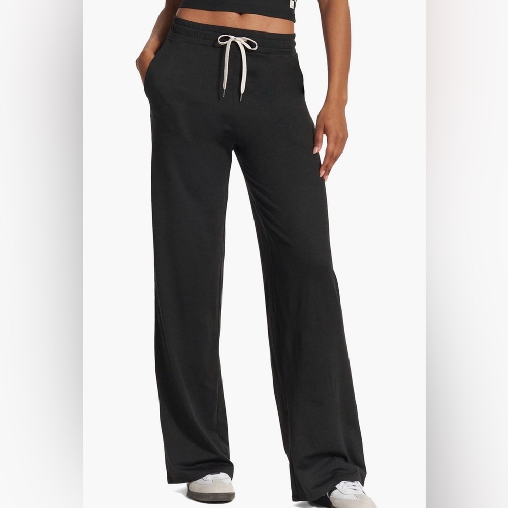 Vuori Halo Essential Wide-Leg Sweatpants - Washed Black - large